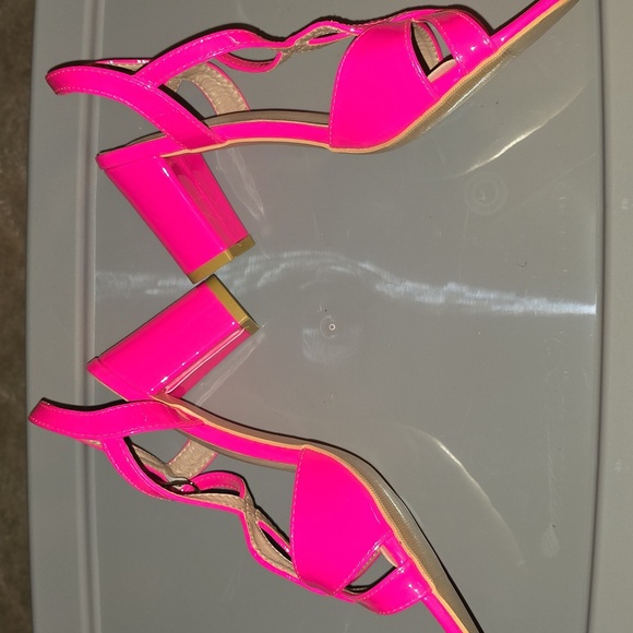(J31) NEW SEKAYISORE women's cross strap sandals in hot pink - Picture 3 of 5